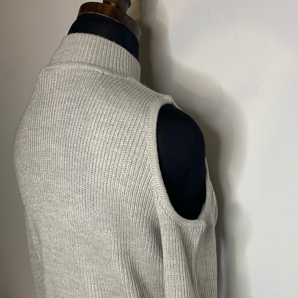 H&M Light Gray Open-Shoulder Sweater - Picture 5 of 6